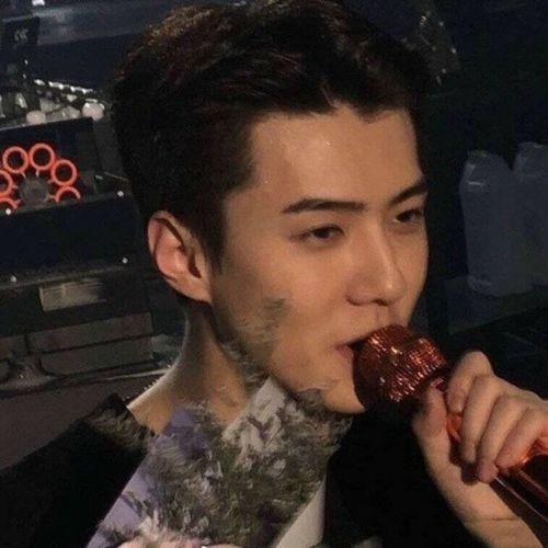 娱乐圈吃瓜抖音背景图,揭秘抖音吃瓜背后的精彩瞬间